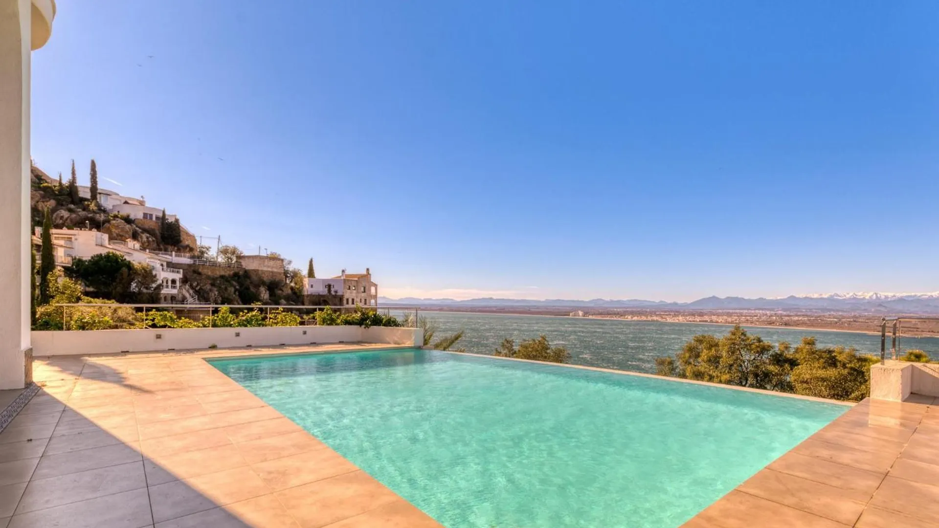 Apartment In Roses Near Sea 0*,  Spanien