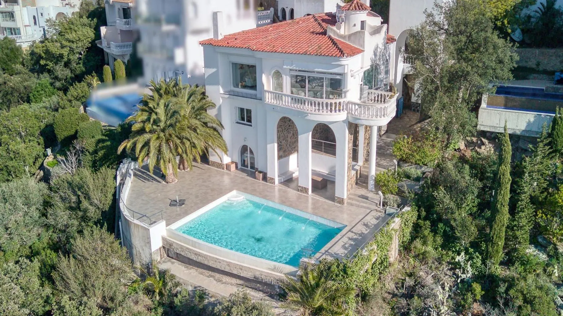 Apartment In Roses Near Sea